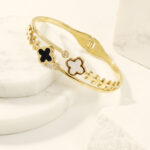3 Clover Bangle
