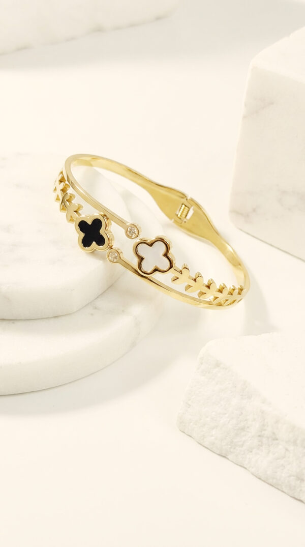 3 Clover Bangle