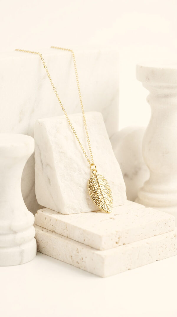 leaf_necklace_image Leaf Shaped Necklace