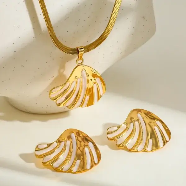 White Shell Pendant Necklace with Earring Set