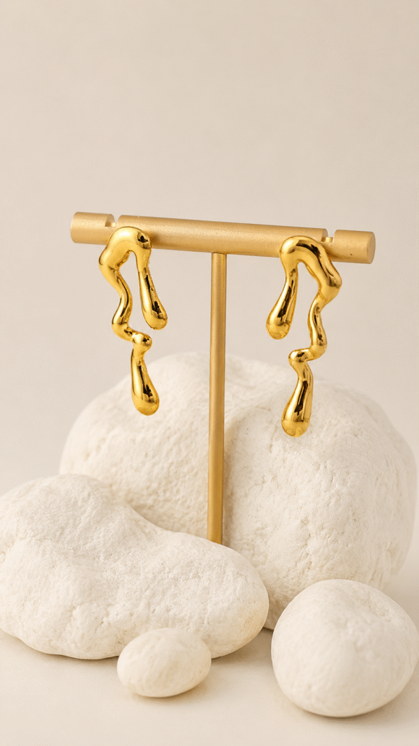 DROP EARRINGS