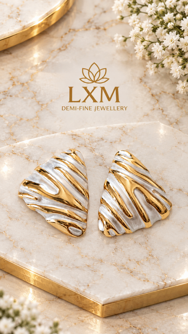 E3 TRIANGLE ENAMEL EARRING