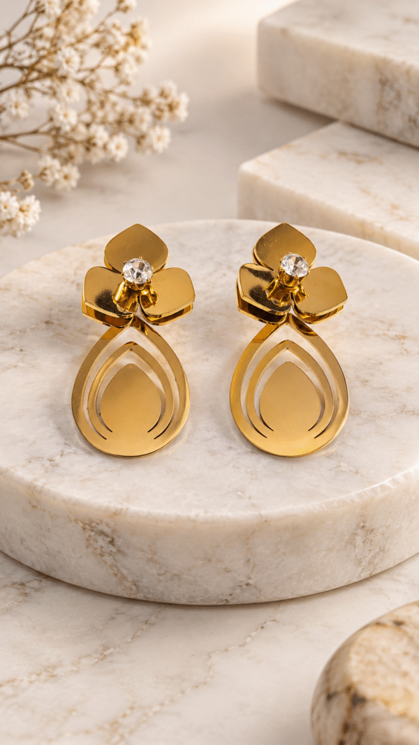 LEAF2 LEAF CUTOUT EARRINGS WITH DROP DESIGN