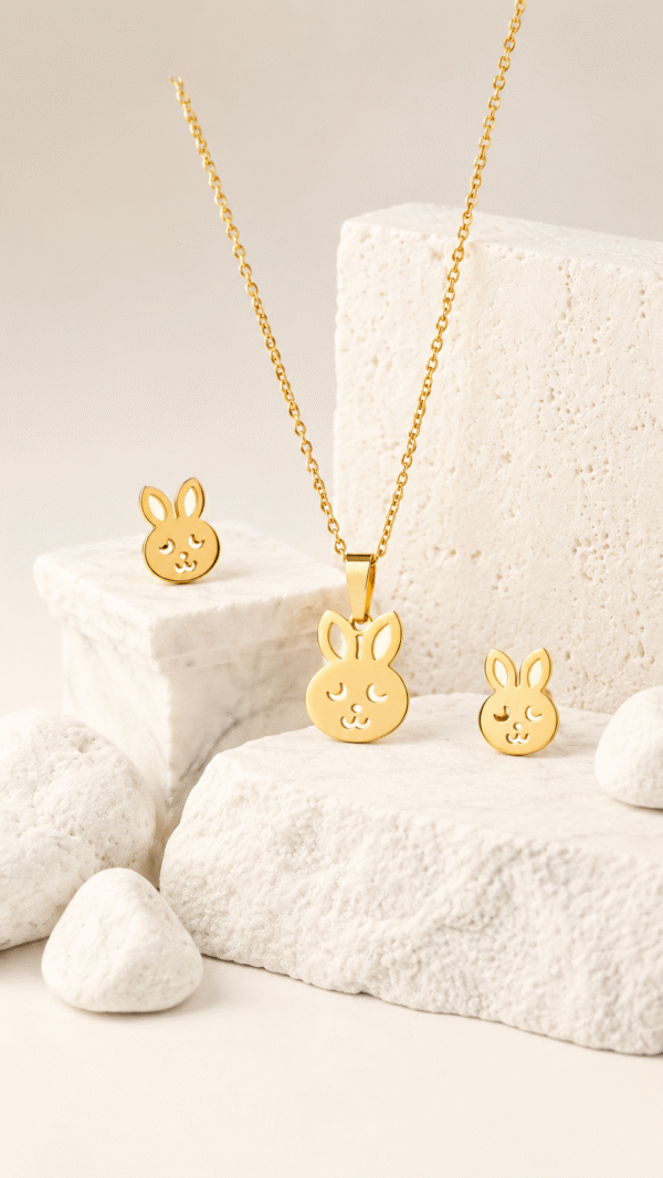 ANIMAL DESIGN PENDANT WITH CHAIN AND EARRING SET