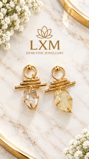 THREE LINE STUD WITH NATURAL STONE BRASS
