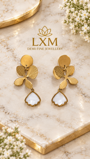 WHITE/BLACK LEAF FLOWER CUTOUT EARRING